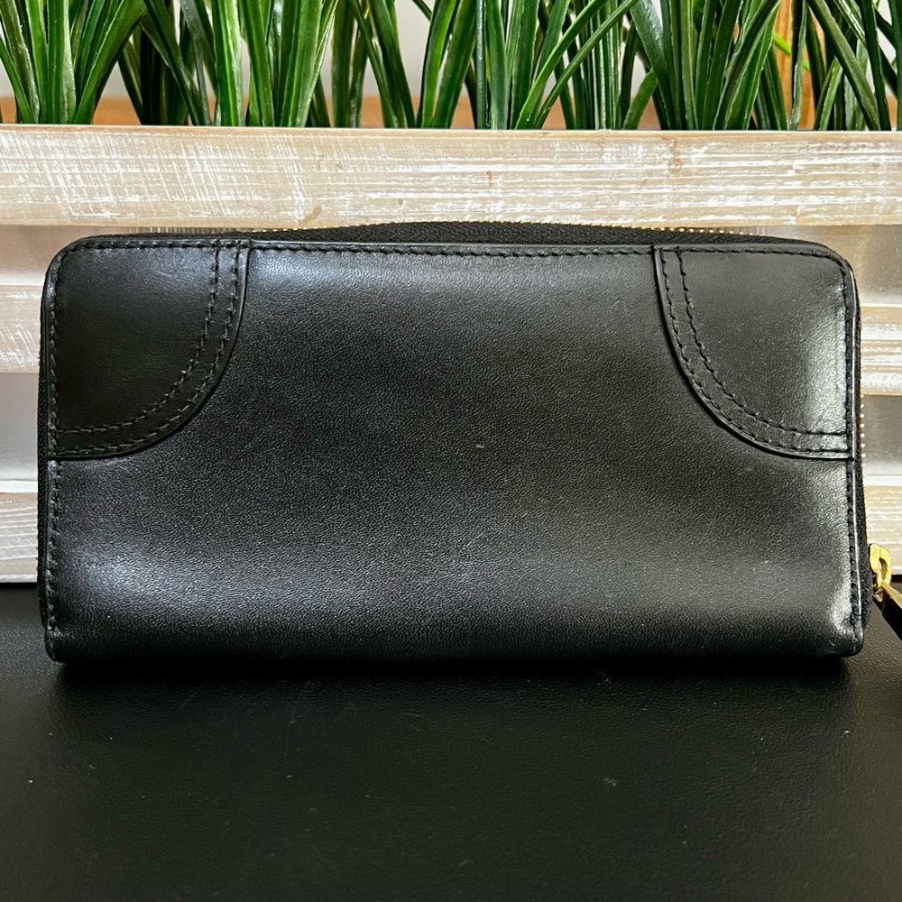 LAUREN RALPH LAUREN Equestrian Buckle Zip-Around Wallet - Picture 2 of 11